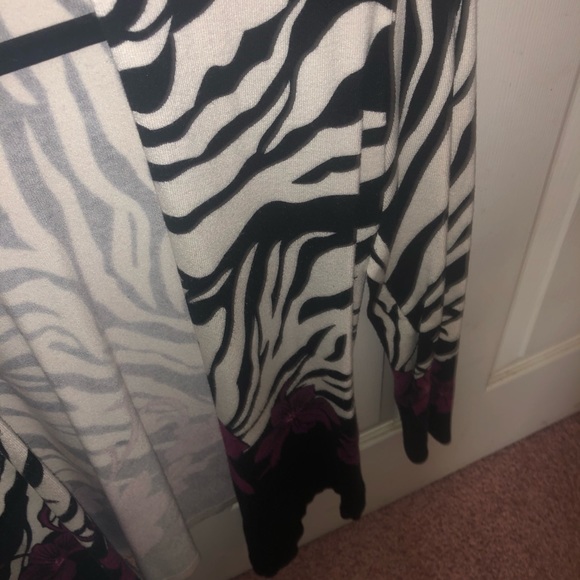 Patterned Cardigan - Picture 2 of 3